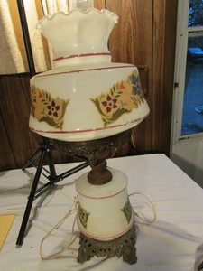 lot 266 image: Table Lamp