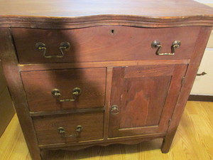 lot 272 image: Vintage Wash Stand