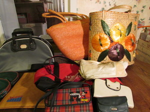 lot 294 image: Hand Bag Lot