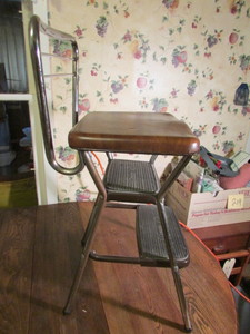 lot 311 image: Step Stool