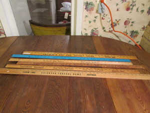 lot 320 image: Advertising Yard Sticks