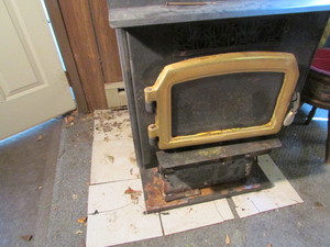 lot 327 image: Auborn Corn Stove