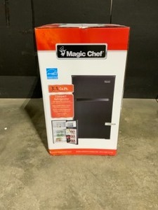 Magic Chef 3.1 cu. ft. Mini Fridge in Black. See Pictures