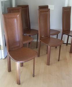 lot 9 image: Room & Board Chestnut Brown Leather Dining Chairs, set of 6