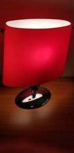 lot 67 image: Cherry Red Glass Shade Table Lamp