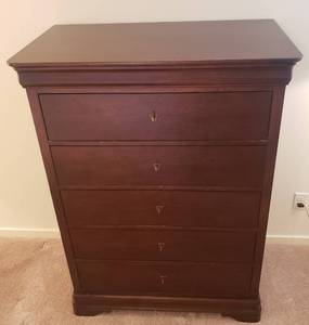 lot 42 image: Contemporary Mount Airy Furniture Co. Dresser