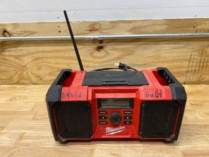 MILWAUKEE M18 18-Volt Lithium-Ion Cordless Jobsite Radio
