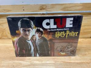 CLUE Board Game- Harry Potter Edition