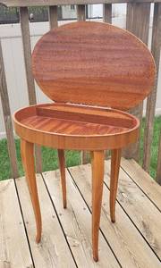 lot 59 image: Charming Music Box Table