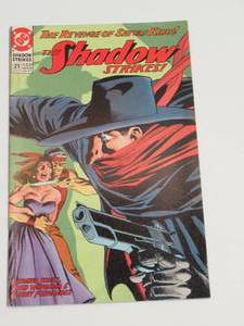 DC COMICS - THE SHADOW STRIKES - 2 PACK