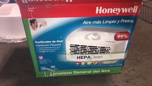 lot 11 image: Honeywell hepa-type tabletop air purifier