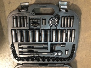 lot 5 image: Husky 38 in. Drive 100-Position Universal SAE and Metric Mechanics Tool Set (60-Piece)