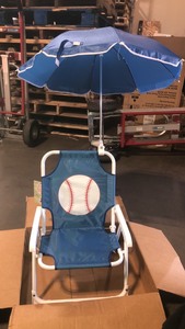 lot 33 image: Heritage kids outdoor beach chair with clip on umbrella