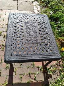 lot 172 image: Elegant Metal Large Outdoor Table 