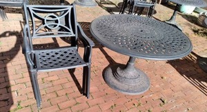 lot 175 image: Patio Set Round Table & Chairs