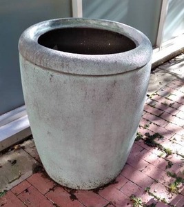 lot 180 image: Large Plastic Planter