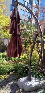 lot 185 image: Awesome 10 Free Standing Umbrella
