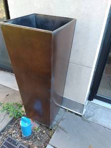 lot 1107 image: Large Copper AshtrayPlanter