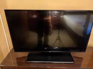 lot 10 image: LG Flat Screen 43LX570H TV