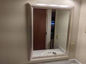 lot 38 image: Beautiful Large Mirror
