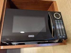 lot 44 image: Black Sunbeam Microwave 