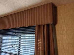 lot 57 image: Classy Window Coverings