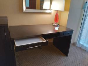 lot 730 image: Office Lot Desk & Red Teardrop Lamp
