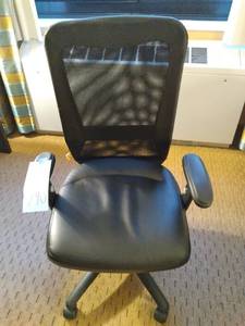 lot 790 image: Office Chair - Tan & Black
