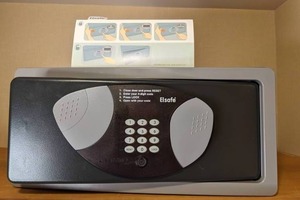 lot 77 image: Small Elsafe Safe