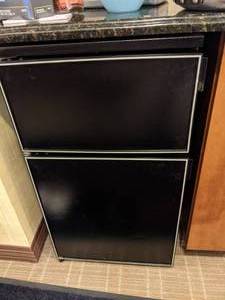 lot 83 image: Tall Black Mini Fridge w Freezer