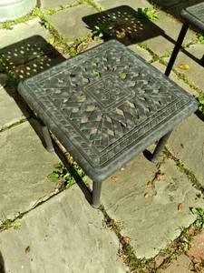 lot 158 image: Adorably Small Outdoor Table