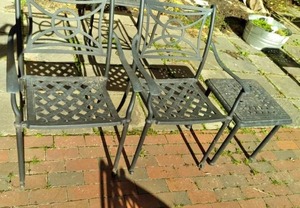 lot 164 image: Great Outdoor Set Small Table & (2) Chairs