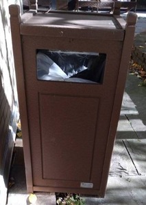 lot 187 image: Outdoor Garbage 40 Can