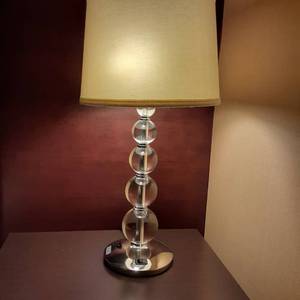 lot 534 image: Clear Bubble Table Lamp