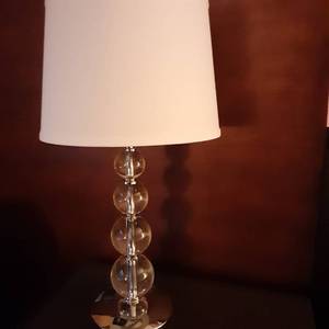 lot 537 image: Clear Bubble Table Lamp
