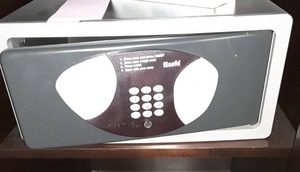 lot 581 image: Small Elsafe Safe