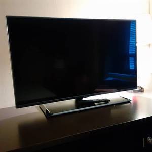 lot 613 image: LG 42LP645H Flat Screen TV
