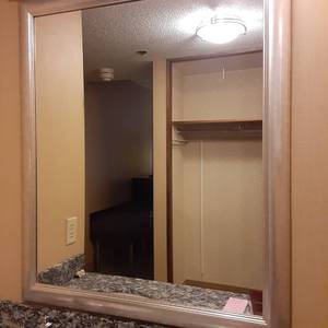 lot 616 image: Beautiful Large Mirror