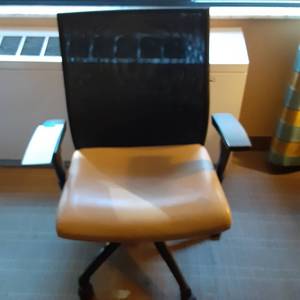 lot 653 image: Office Chair - Tan & Black