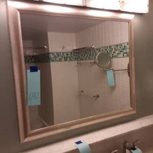 lot 642 image: Beautiful Large Mirror