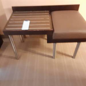 lot 659 image: Cute Brown Luggage Bench