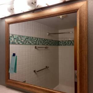 lot 798 image: Beautiful Large Mirror