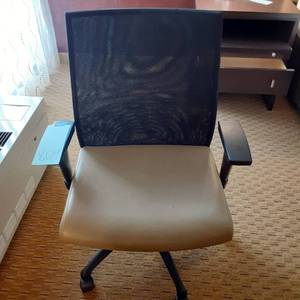lot 809 image: Office Chair - Tan & Black