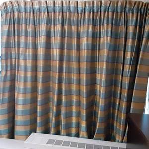 lot 830 image: Window Dressings
