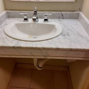 lot 840 image: Small Marble Counter w Sink