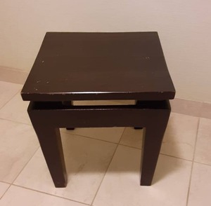 lot 842 image: Small Square End Table