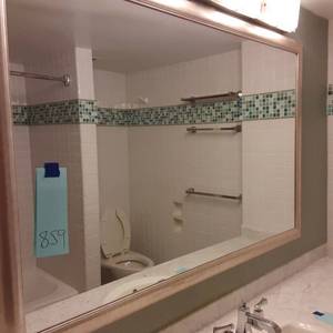 lot 859 image: Beautiful Large Mirror