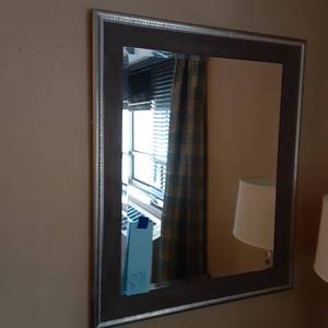 lot 871 image: Beautiful Large Mirror