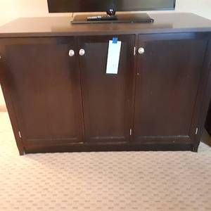 lot 873 image: Contemporary Dark Wood 3-Door CabinetTV Stand