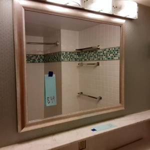 lot 899 image: Beautiful Large Mirror